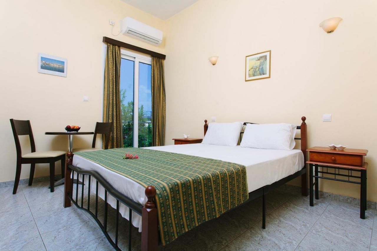 Hotel Loula Rooms And Apartments Kamena Vourla Exteriér fotografie