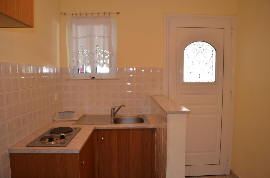 Hotel Loula Rooms And Apartments Kamena Vourla Pokoj fotografie